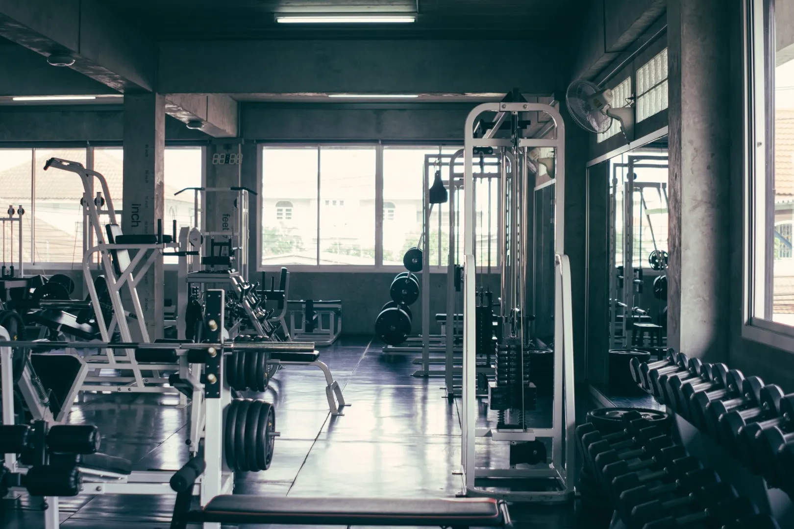 Heller Trainingsraum für ein privates Home Gym